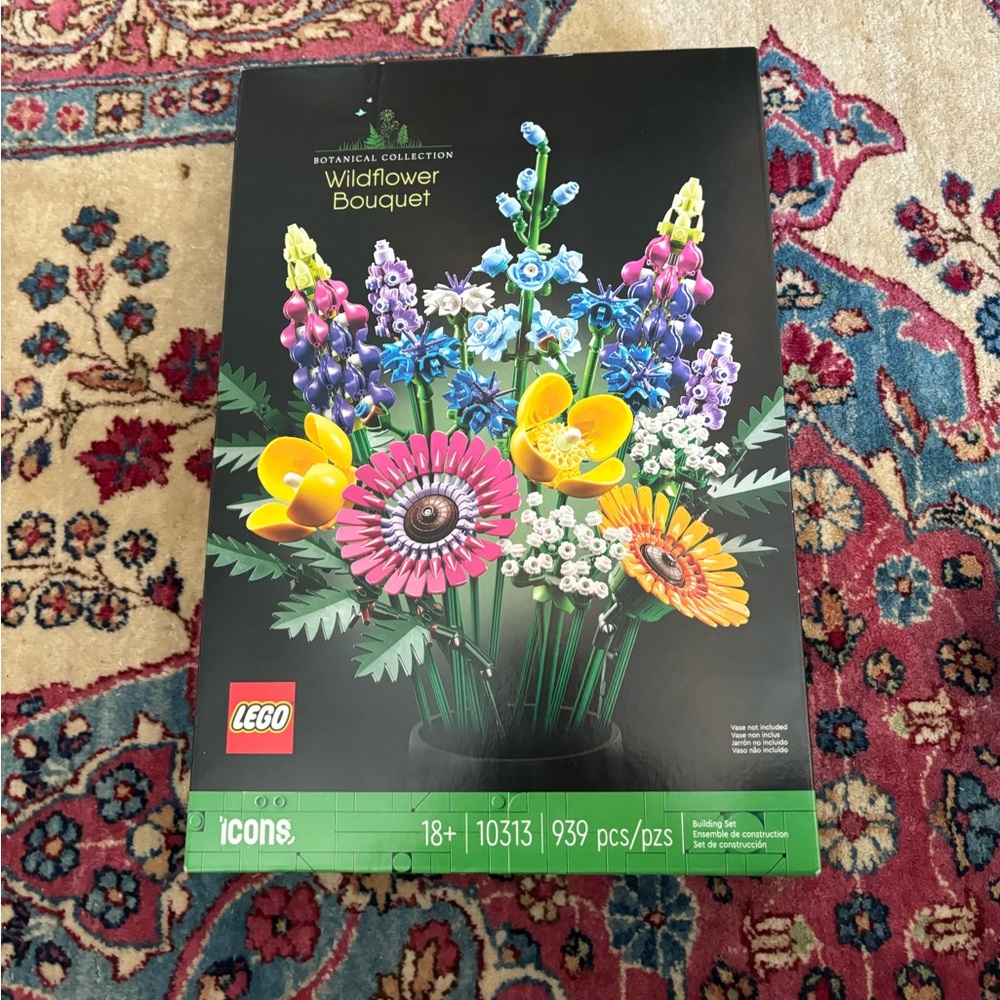 Lego Wild Flower Bouquet set!! Unopened!!
